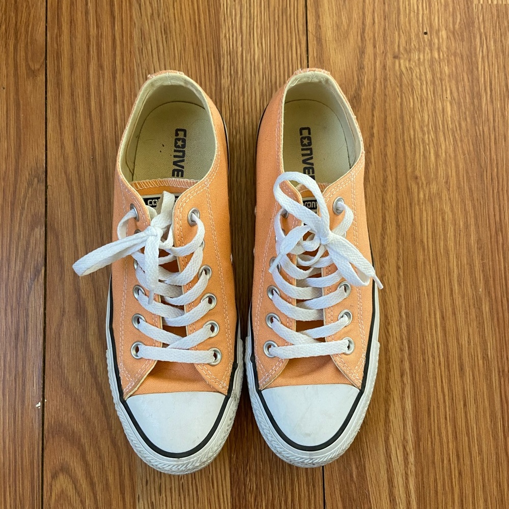 Peach Converse 🍑